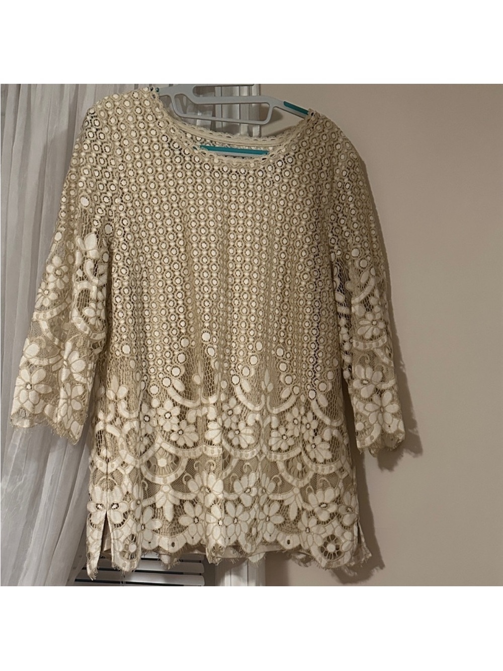 Isaac Mizrahi Cream Crochet Lace Tunic Top
